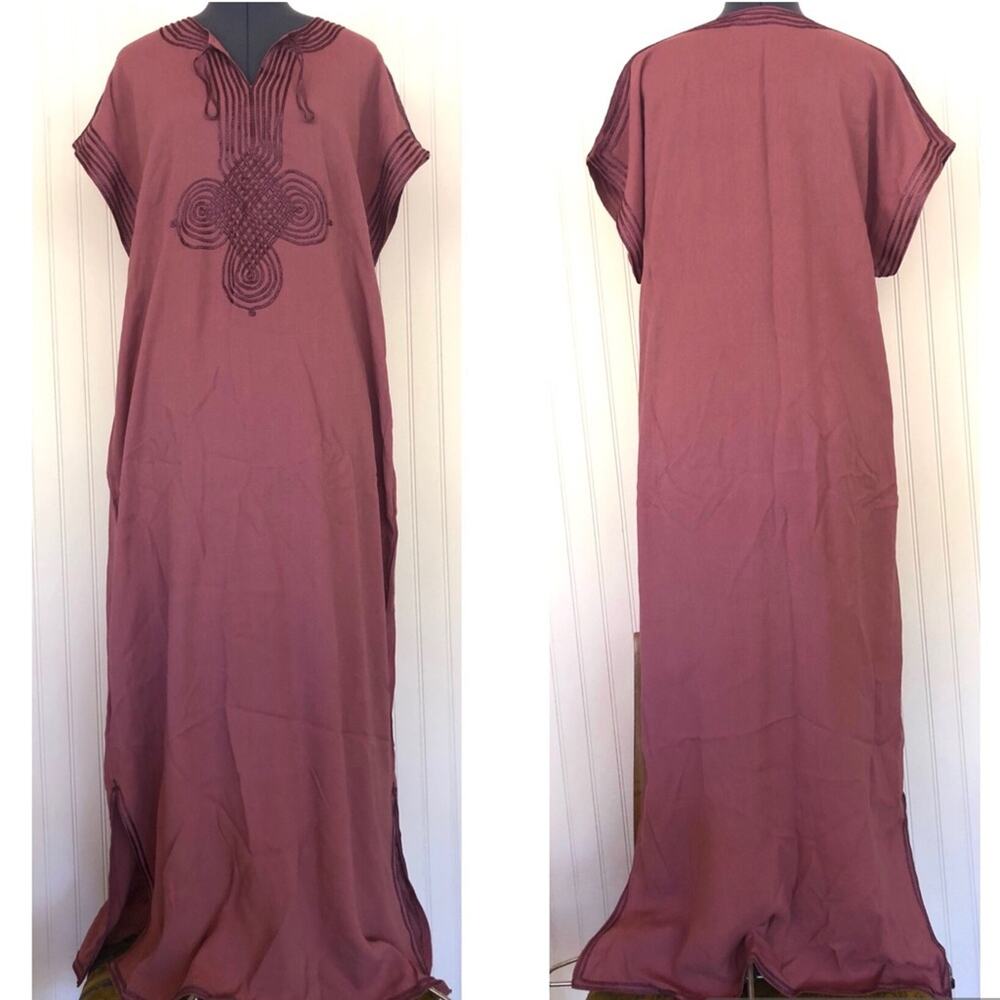 Vintage Caftan Short Sleeve Bohemian Mandala Mauve Pink Purple Kaftan 1970s